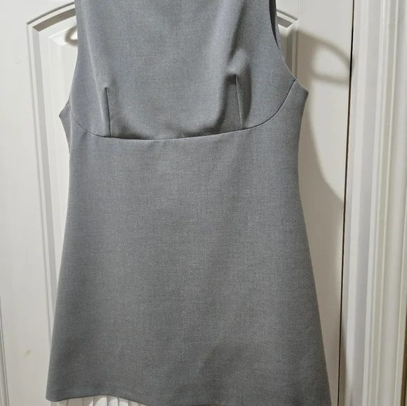 Zara Gray and White Mini Dress w/Pleats - XL but fits like L - Picture 4 of 7